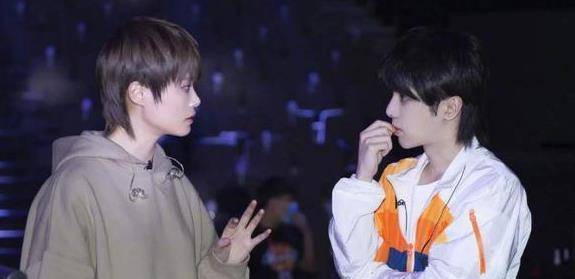 
2005年 李宇春拿下冠军 成选秀界鼻祖 现在怎么样？|hth官网入口(图8)