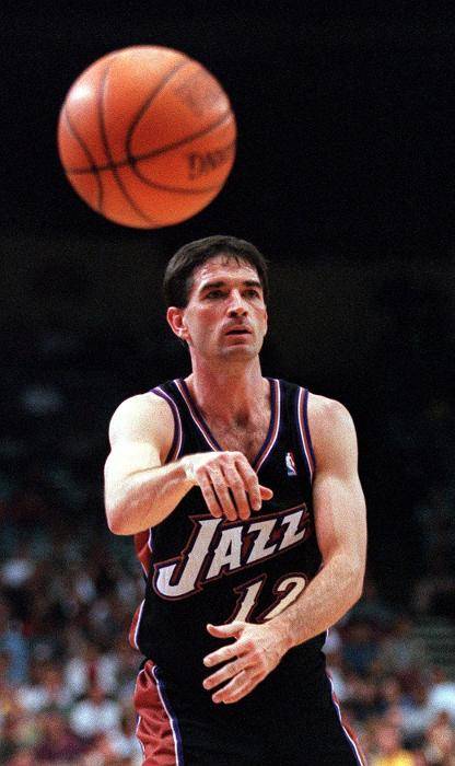 信不信由你 一个赛季能送出1000次助攻的球员只有三个：华体会体育hth官方网站(图5)